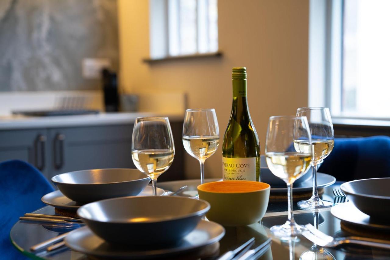 Spacious - Contemporary 2Br Apartment - Central Ambleside - Parking Ngoại thất bức ảnh
